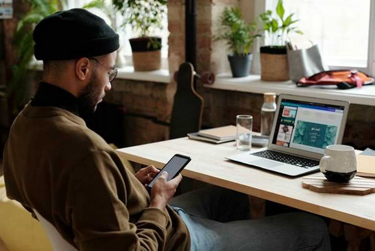 ablenkung am smartphone durch apps die süchtig machen.jpg