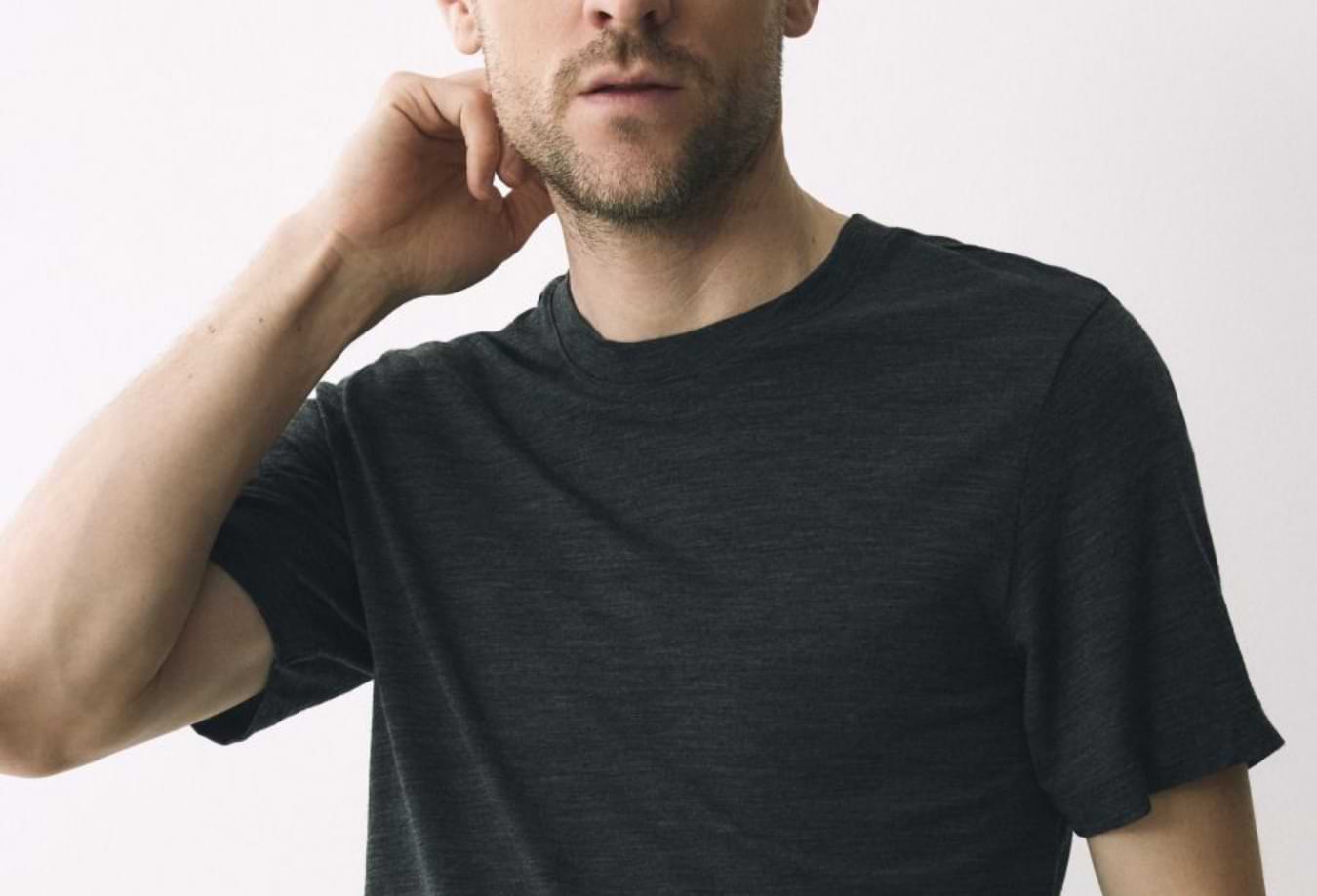 basic tshirt herren schwarz mehliert.jpg