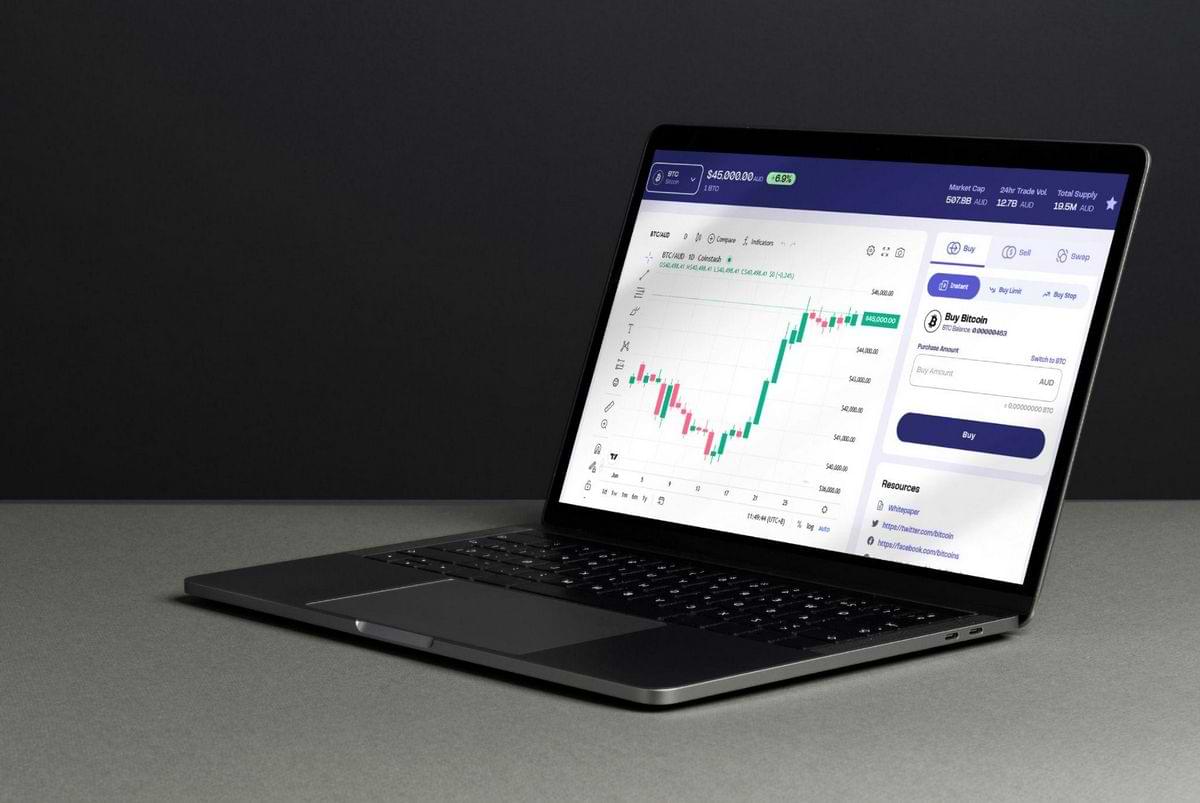 bild2-trading anwendung am notebook.jpg