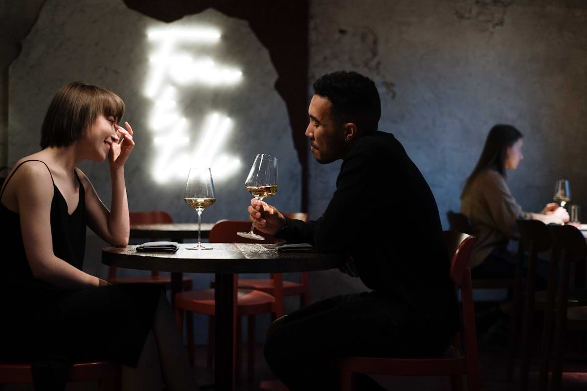 date mit wein.jpg