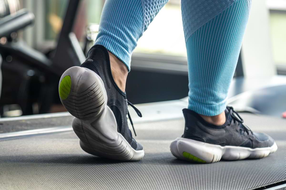 fuß auf laufband.jpg
