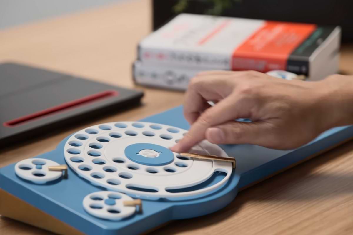 Googles latest keyboard will have you going around in circles.jpg