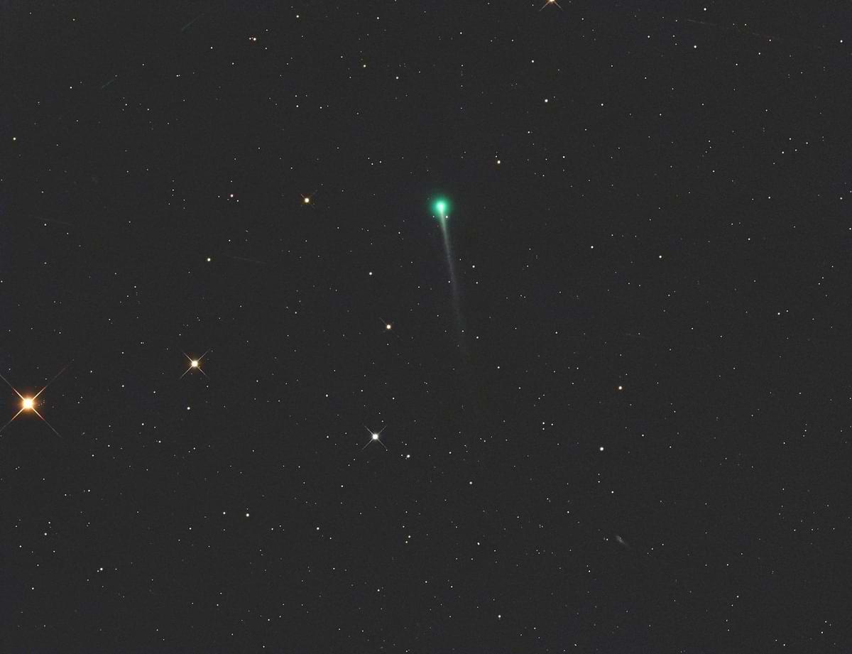 grün leuchtender komet.jpg
