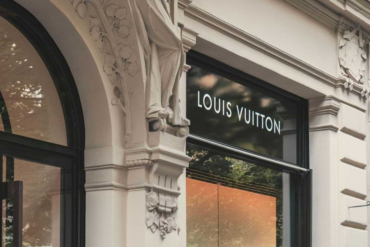 Louis Vuitton laden.jpg