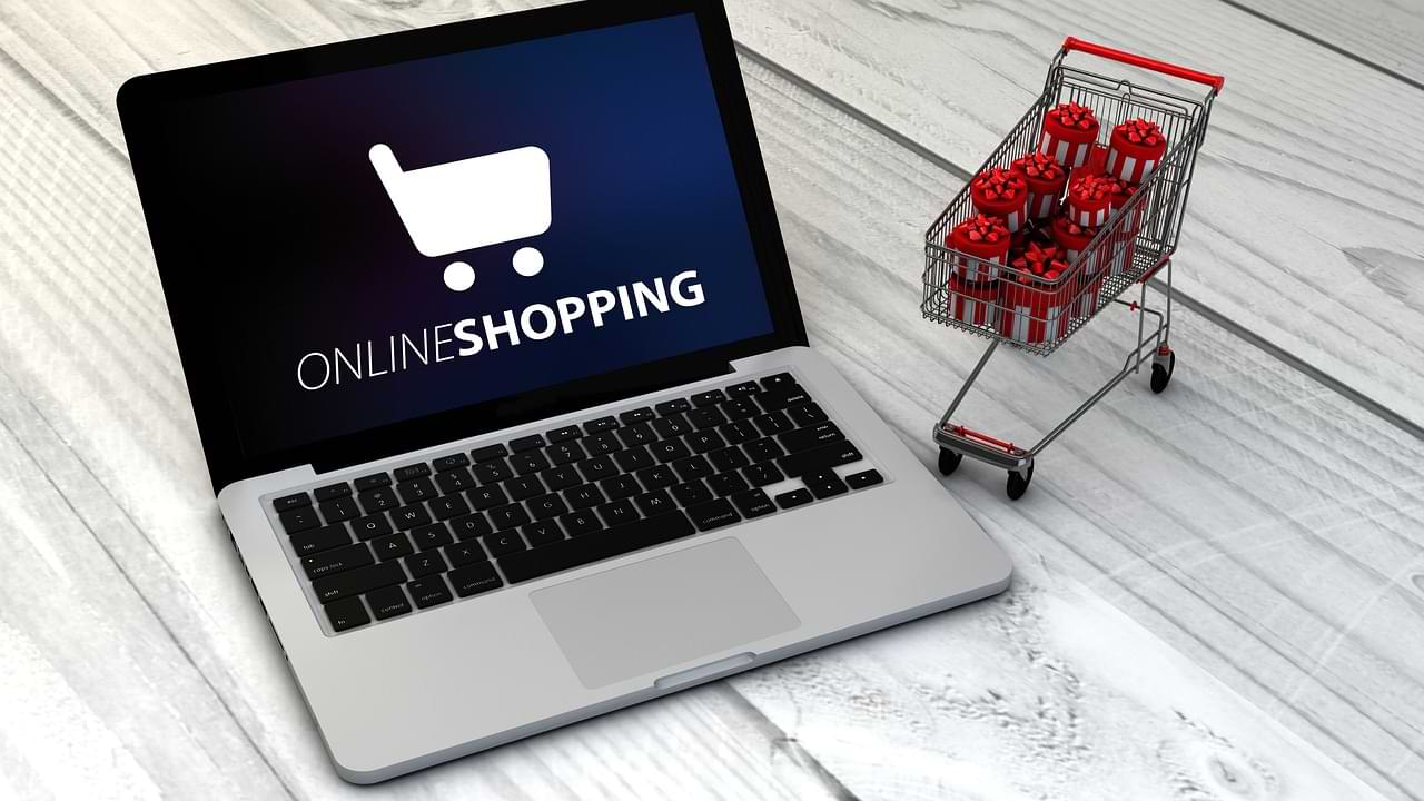 onlineshopping laptop einkaufswagen.jpg