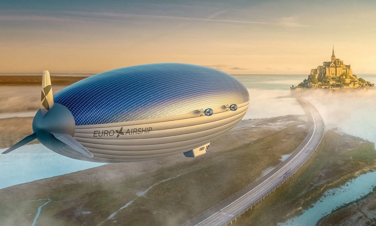Solar-powered airship non-stop without fuel.jpg