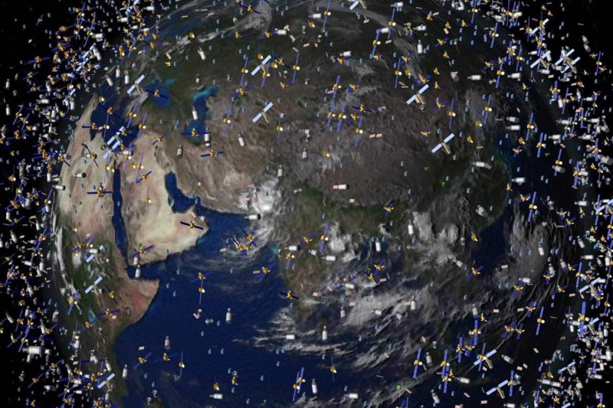 Unzählige Satelliten und ihre Trümmer umkreisen die Erde Irgendwann regnen sie als Weltraumschr.jpeg
