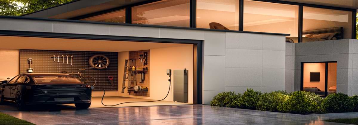 wallbox läd auto durch solarspeicher.jpg