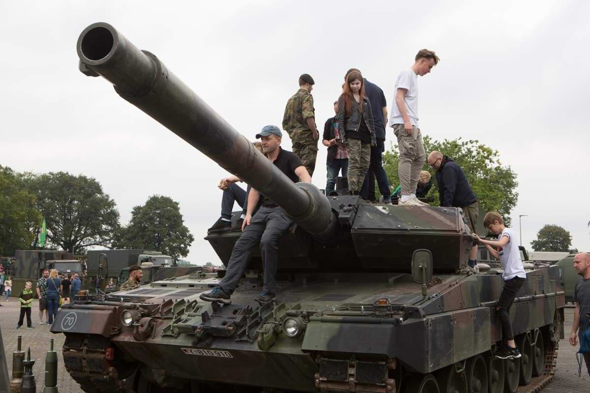 Wie viel Werbung soll oder darf die Bundeswehr bei Jugendlichen machen Tag der offenen Tür bei .jpeg