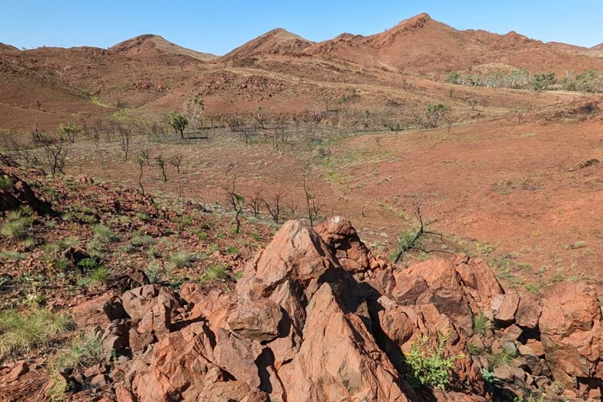 Worlds oldest impact crater discovered in Australia.jpg