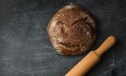 Brot-selber-backen---einfach-köstlich-und-gesund.jpg