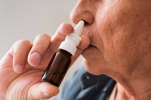 nasenspray senior.jpg