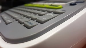 ettiketen drucker label beschriftungsgerät.jpg