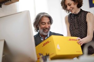 PaketVersand mit DHL Hermes Co Diese 5 Dinge solltest du auf keinen Fall tun.jpg