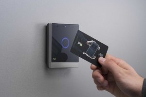 zutrittkontrolle per rfid karte.jpg