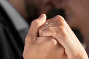 diamantring verlobung.jpg
