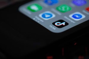 socialmedia apps icons am display.jpg