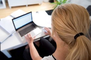 In Deutschland arbeiten viele Beschäftigte in Teilzeit vor allem Frauen Die Politik diskutiert.jpeg