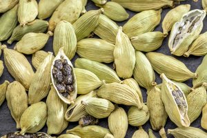 Cardamom extract shows promise as a natural antiviral treatment.jpg