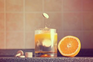 Vitamin C shields lung cells from common airpollution damage.jpg