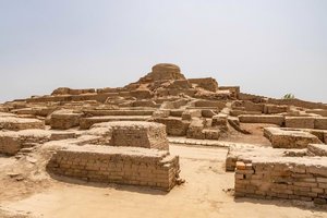Intense decadeslong droughts collapsed the advanced Harappan civilization.jpg