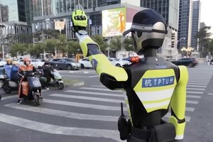 When a robot cop tells you to stop do you listen China is now finding out.png