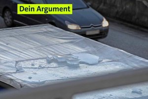 Bei Kälte droht nicht nur Gefahr von glatten Fahrbahnen Lastwagen können Eisplatten vom Dach fa.jpeg