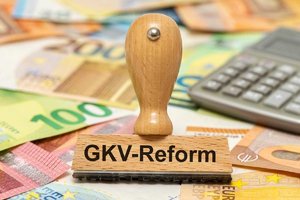 Symbolbild Reformpläne in der GKV lassen etliche Versicherte über einen Wechsel zu den Privaten.jpeg